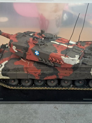 Leopard 2 A4 Greek 1/35 scale model new