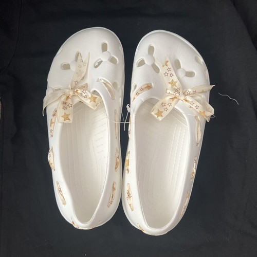 Beach shoes