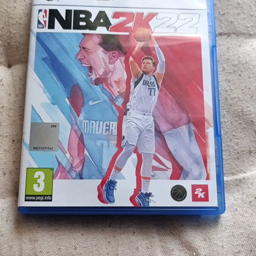 NBA 2K22 PS5 like new