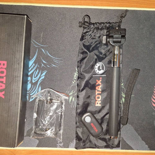 Selfie stick with wireless remote new