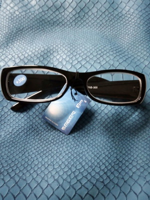 Reading glasses +3.0 new, black