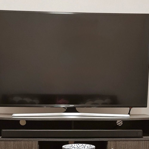 Samsung 50-inch 4K HDR Smart TV Series 6 (2017)