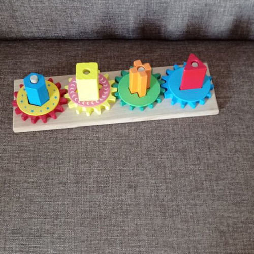 Stacking and sorting toy