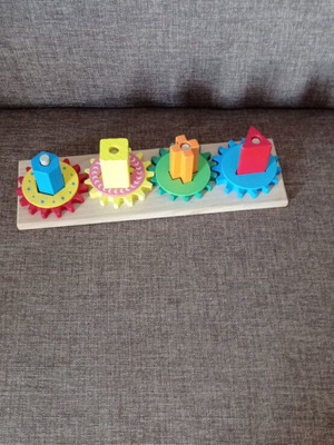 Stacking and sorting toy