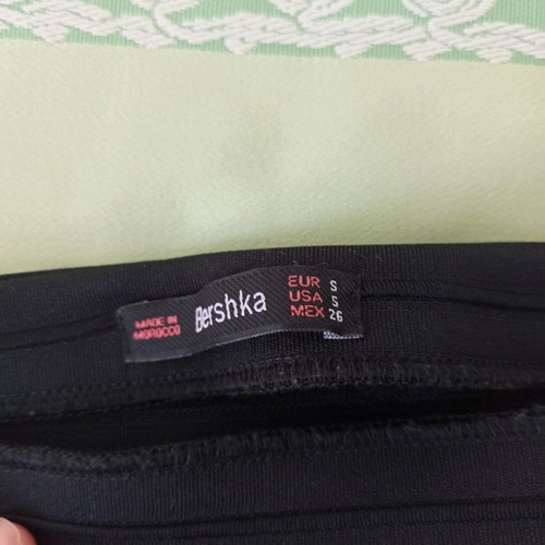 Bershka black fitted skirt size S used