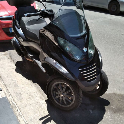 Piaggio MP3 400 μεταχειρισμένο με μπαγκαζιέρα, συναγερμό και καινούργια λάστιχα