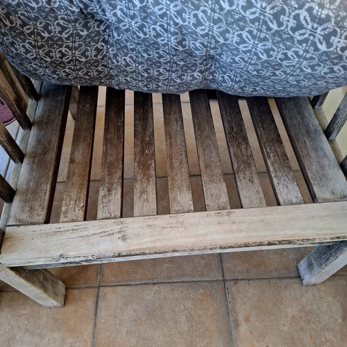 Wooden garden armchairs with table like new, set of 2