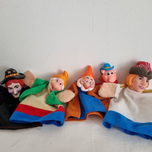 Puppets in good condition, pack of 5 pieces