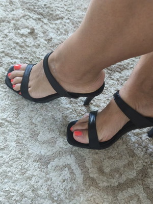 Sandal size 39 black like new