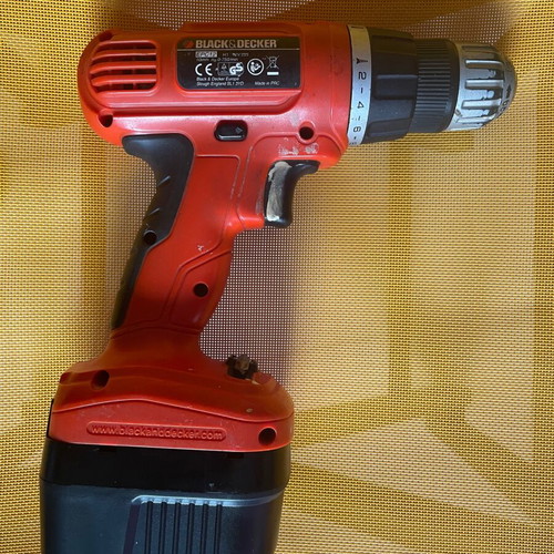 Black & Decker EPC12 drill 12V used with new battery