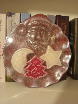 Christmas platter with 3 candles new in its wrapping