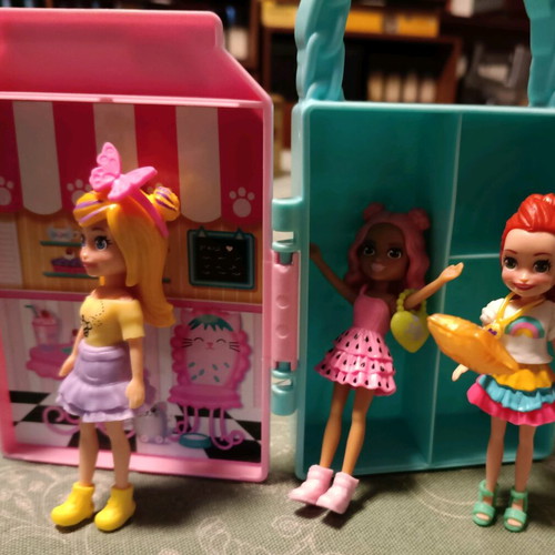 Polly Pocket figures used with 3 cases and keychain hanger