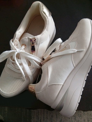 Women's athletic shoes size 38 white-beige with gold details like new
