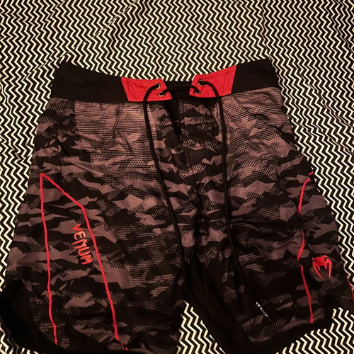Venum Men Dark Camo Double Shorts swimwear used, size M