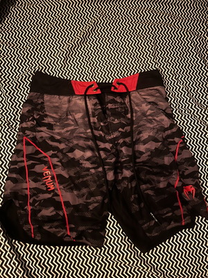 Venum Men Dark Camo Double Shorts swimwear used, size M