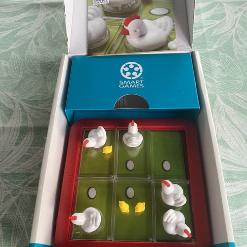 Smart Games Chicken Shuffle Jr. board game like new