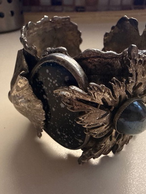 Dino Dineli hammered alpaca bracelet, silver and blue