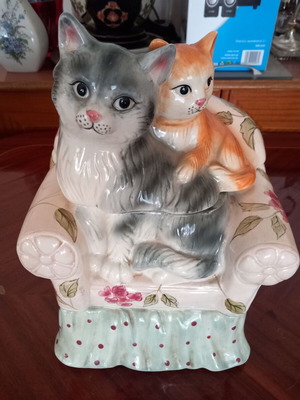 Decorative jar with lid cats used