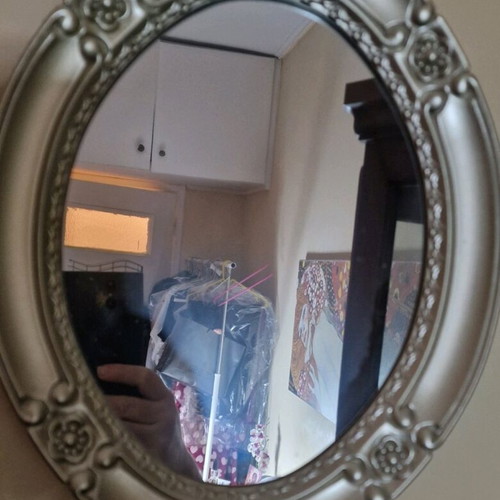 Vintage decorative table mirror with embossed frame 25×30cm like new