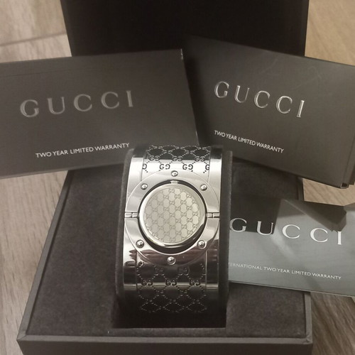 Gucci wristwatch like new, silver, women's