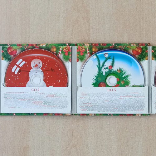 Merry Christmas 4 CD box set 2011, like new