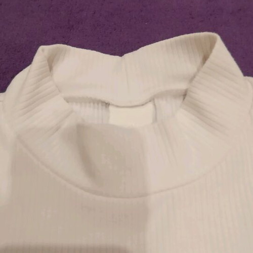 H&M women's top white with short sleeve and high neck like new, size XL
