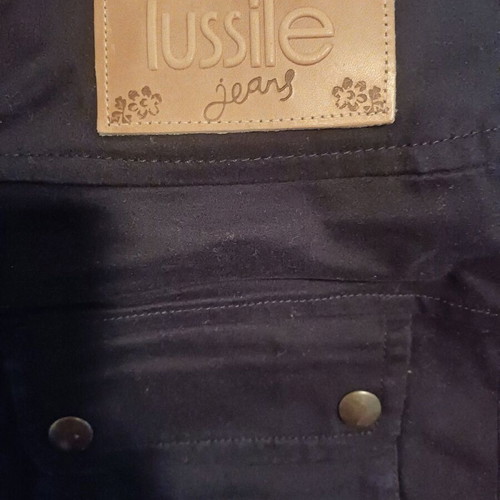 Lussile pants like new, size 44, black capri with buttons