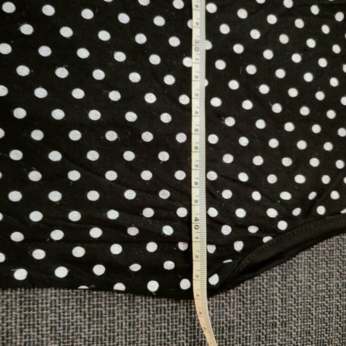 Polka dot blouse like new, size M, black and white