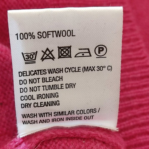 Wool sweater pink fuchsia used 100% softwool knit