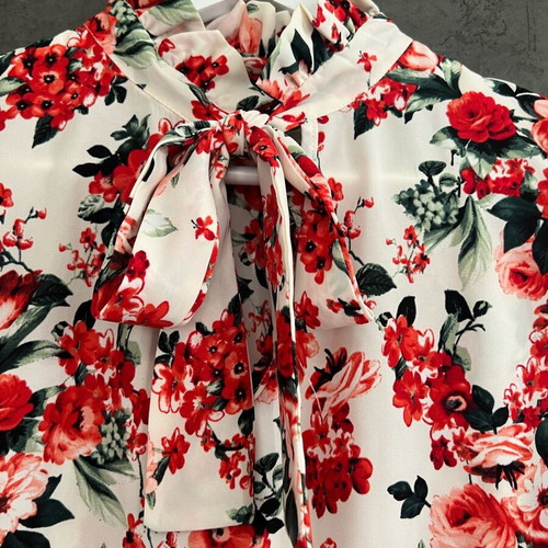 Paranoia floral women's blouse new, size small, white and red