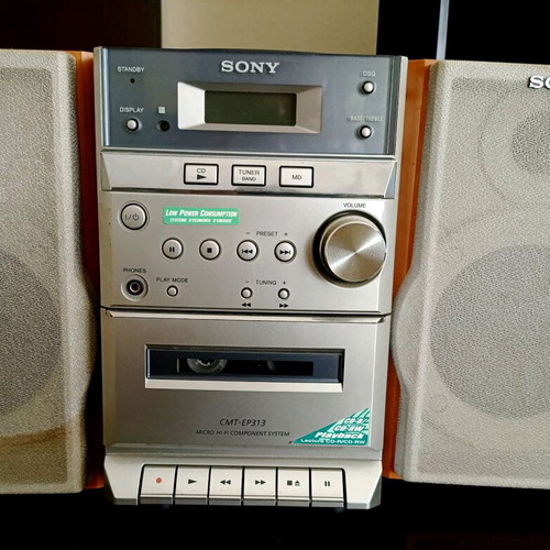 Sony CD player radio cassette used with left speaker stain