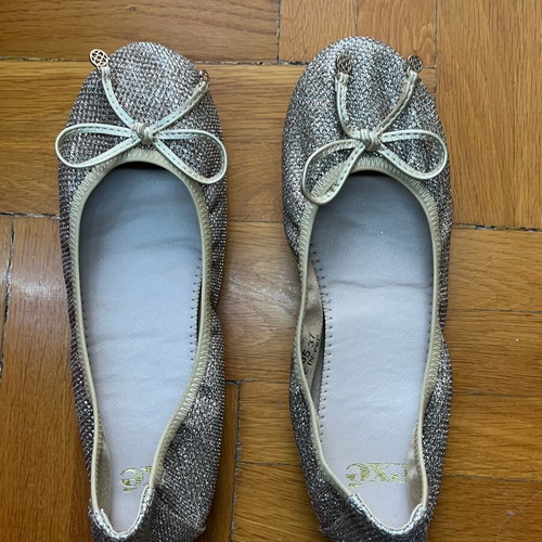 Exe gold ballerinas like new with bows size 37