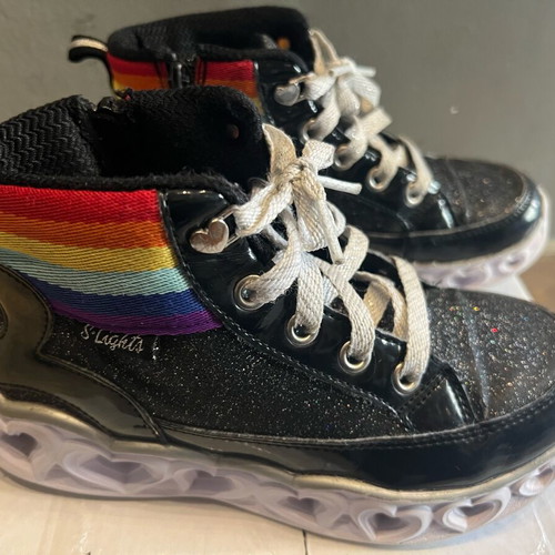 Μποτάκι Skechers μεταχειρισμένο με στρας και φωτάκια, νούμερο 32, μαύρο πολύχρωμο