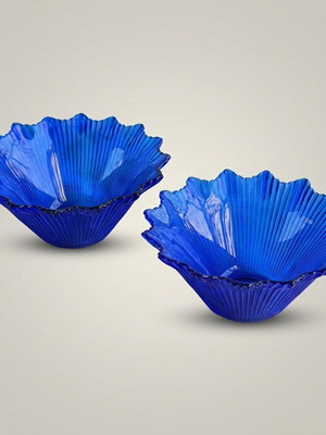 Set of 2 glass plates new, ideal for candies and chocolates