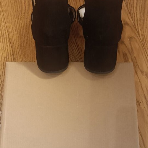 Alpe black suede sandals size 38 like new with 5cm block heel