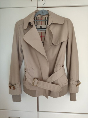 Burberry vintage μπουφάν σαν καινούργιο, μπεζ με χρυσές λεπτομέρειες