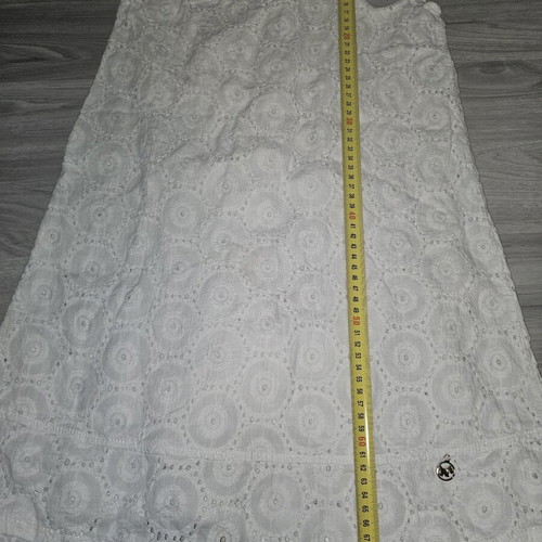 White dress for girl with circular patterns size 8 years like new