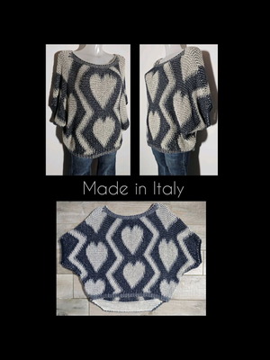 Knitted blouse like new, oversized with geometric heart pattern