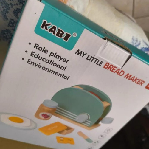 Wooden pop-up toaster playset with kitchen accessories new