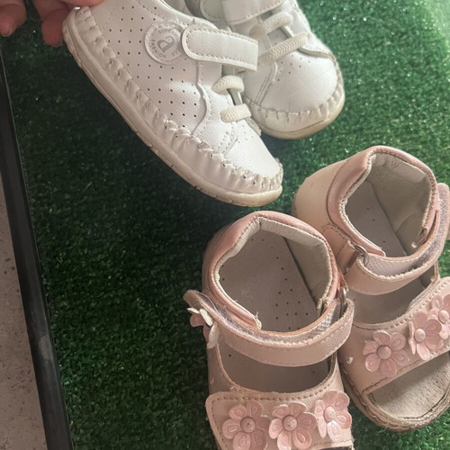 Apawwa baby leather barefoot shoes and sandals size 20 used
