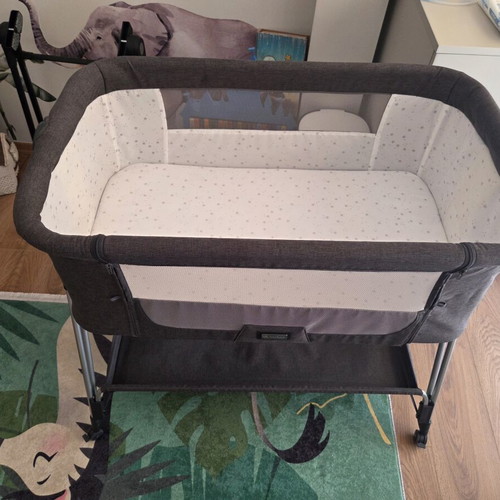Bebe Stars Crib with Mattress, Side Opening and Wheels light grey like new