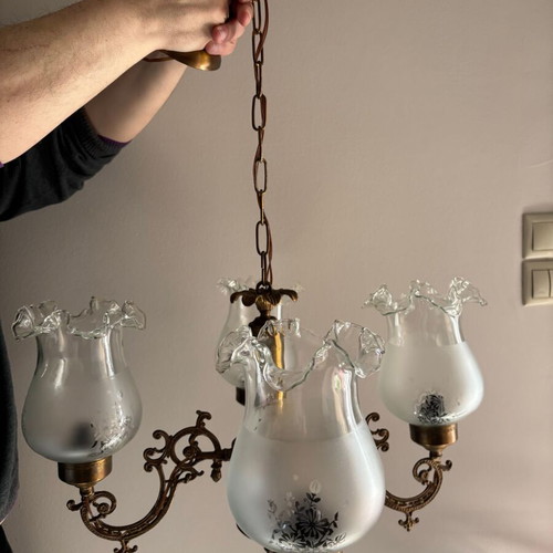 Ceiling light like new with 4 bulbs