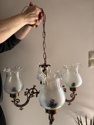 Ceiling light like new with 4 bulbs