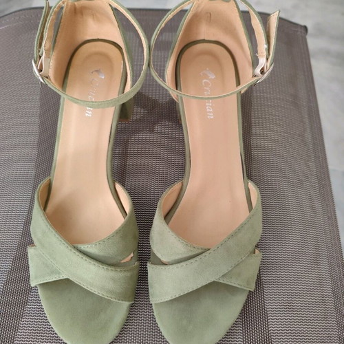 Green suede sandals like new, size 40, 5.5 cm heel