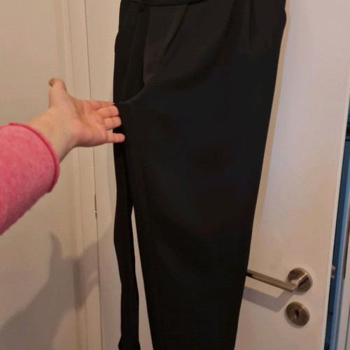 Lynne black pants size L like new