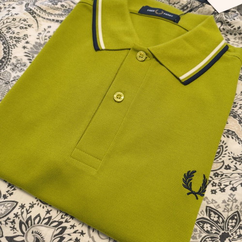 Fred Perry polo shirt size M new, yellow