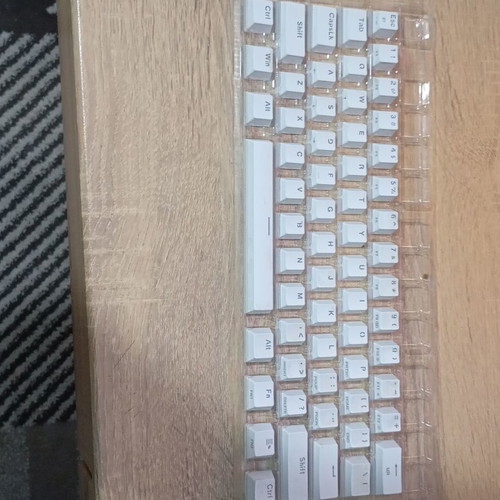 White keycaps Redragon like new, compatible with 60% keyboards
