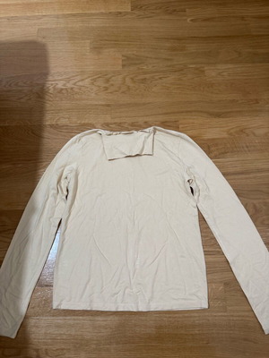 Long-sleeve blouse with beige collar new