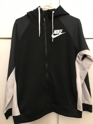 Ζακέτα Nike μέγεθος medium μεταχειρισμένη