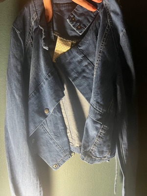 Attrattivo denim jacket used, short, thin fabric, small